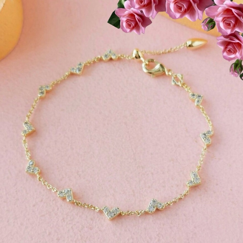 Haven Gold Crystal Heart
Delicate Chain Bracelet